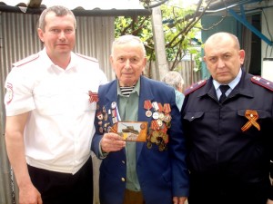 Белореченск, сотрудники ГИБДД поздравили ветерана