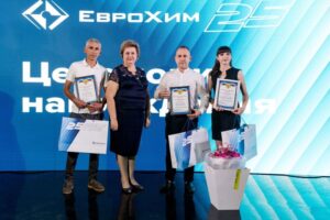 Более 30 лучших работников ЕвроХим-БМУ получили награды в день ЕвроХима