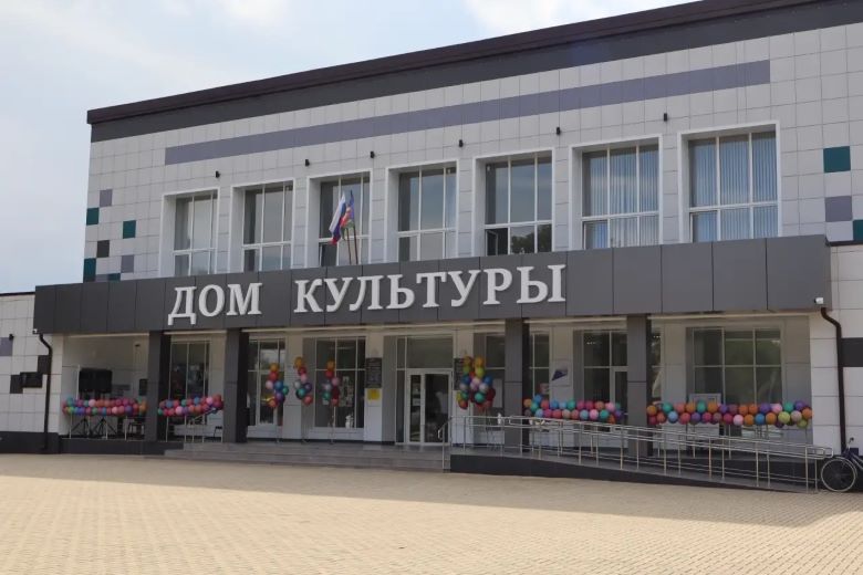 В селе Великовечном, после капитального ремонта, открыли дом культуры «Октябрь»